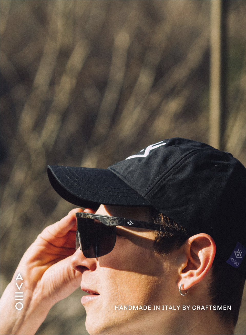 IRIDEMARBLEBLACK-GOLDMIRRORLENS01_172040.png